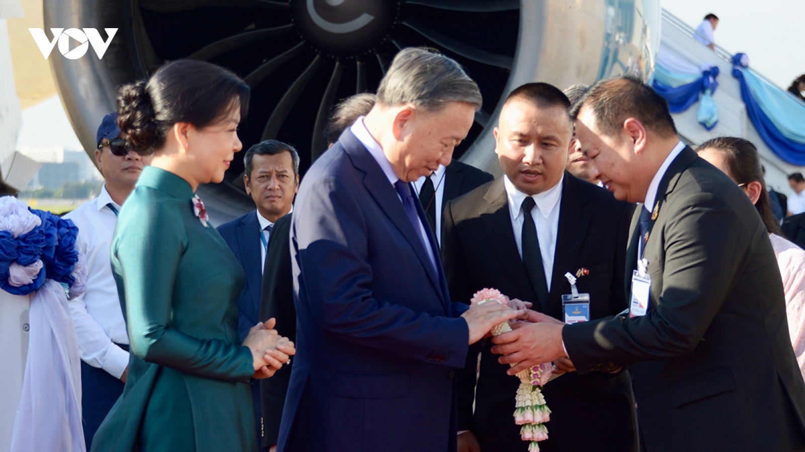 Thailand fires 21-gun salute to welcome Vietnam leader To Lam on official visit